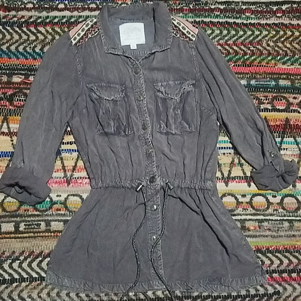 Distressed light weight button up